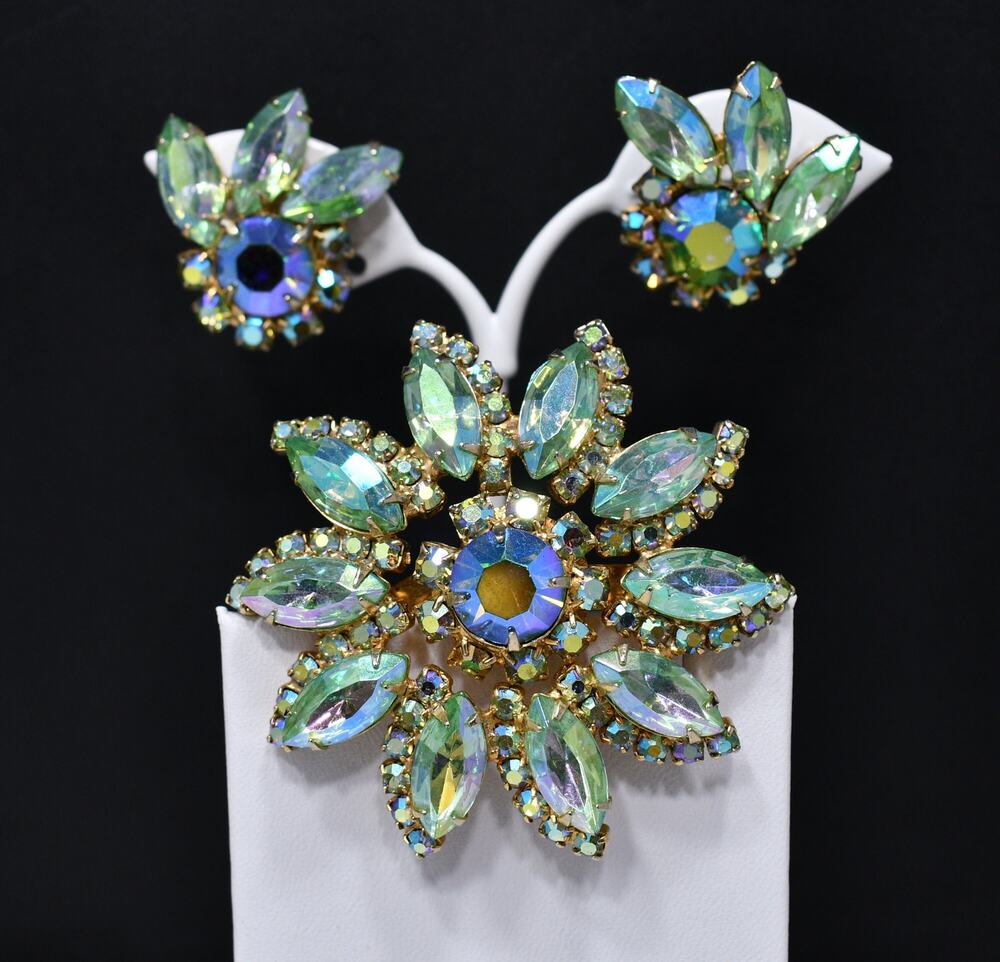 Green Aurora Borealis Brooch & Earrings, Floral Design, Gold Plated, 1960s